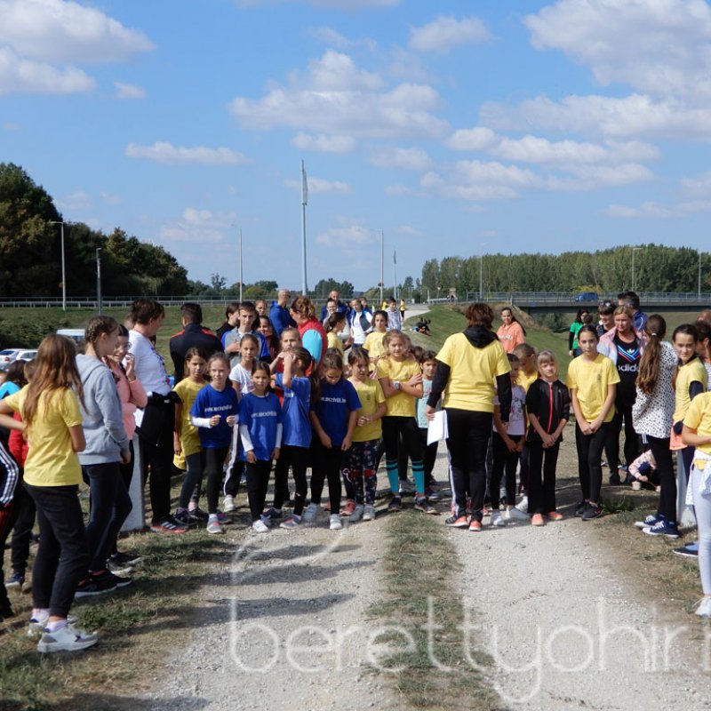 Mezei futóbajnokság Berettyóújfaluban 35